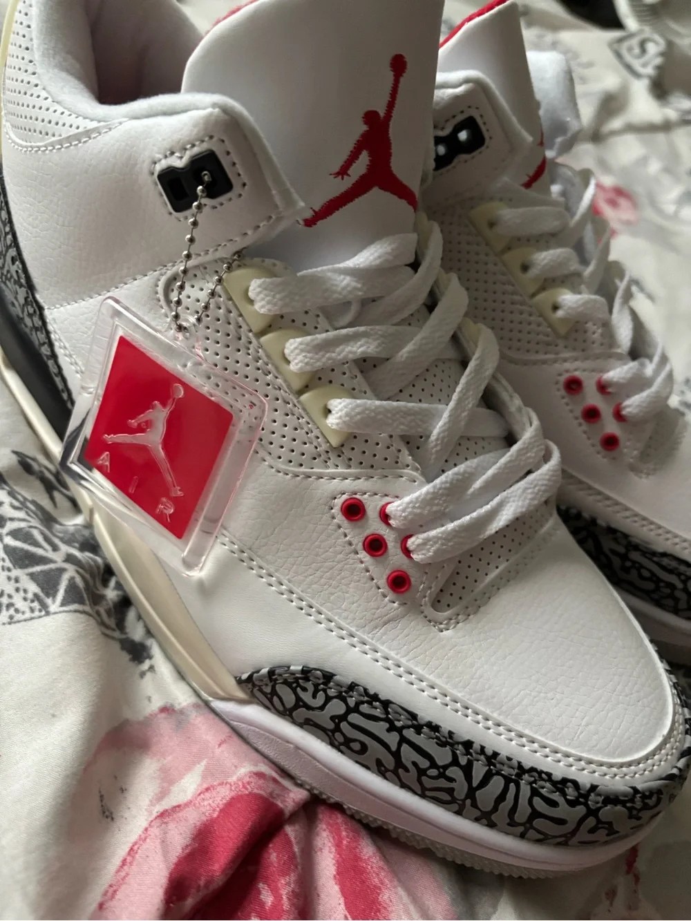 Jordan Men’s White and Red Retro Basketball Sneakers